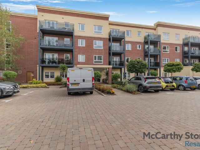 Flat for sale in Bromsgrove