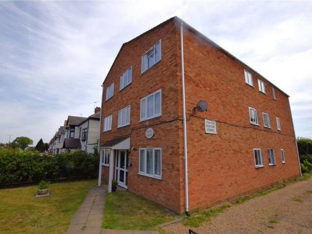 Flat for sale in Little Heath, Greater London