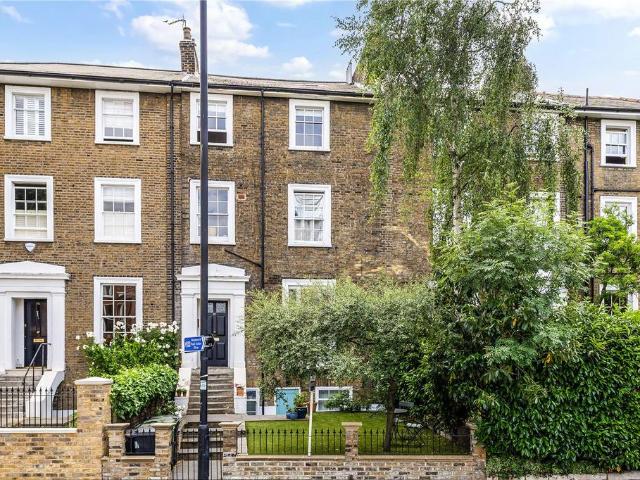 Flat for sale in London Borough of Lambeth, Greater London