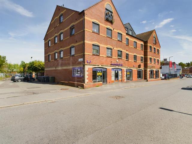 Flat for sale in Blakebrook, Rushock
