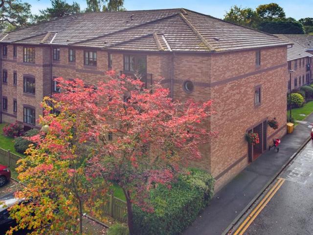 Flat for sale in Hookstone, Harrogate