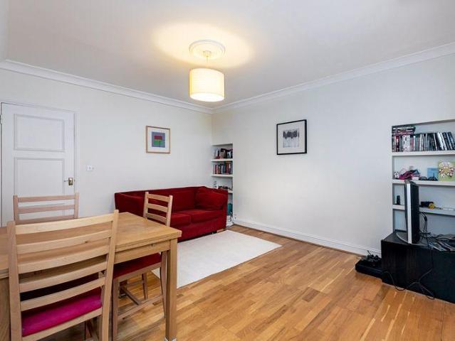 Flat for sale in Kensal Town, Greater London