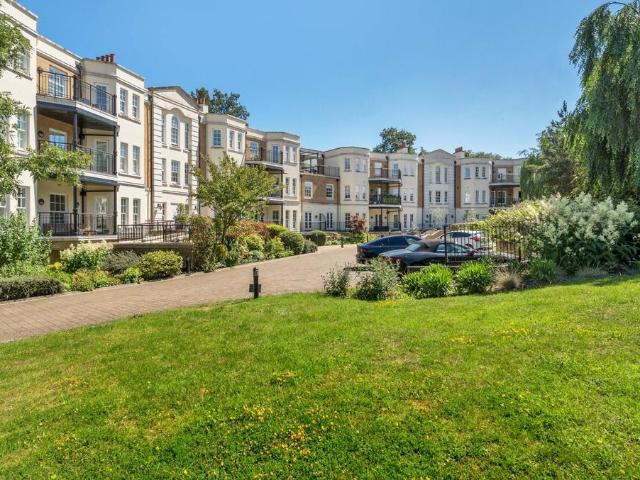 Flat for sale in Greater London