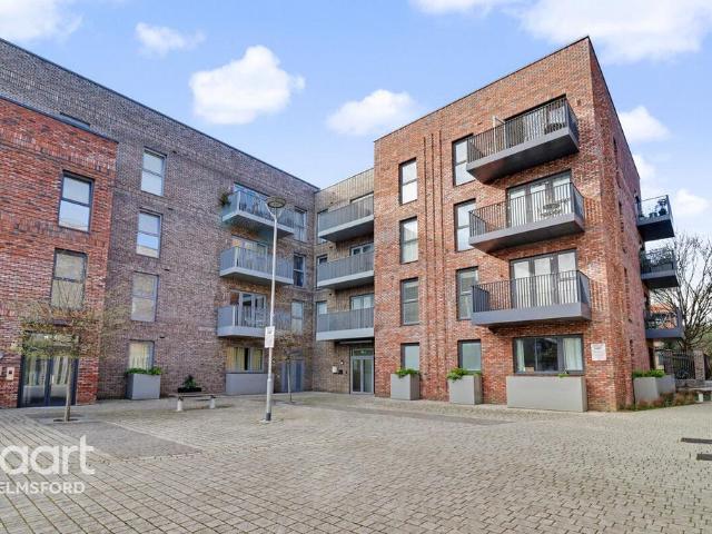 Flat for sale in Moulsham, Chelmsford