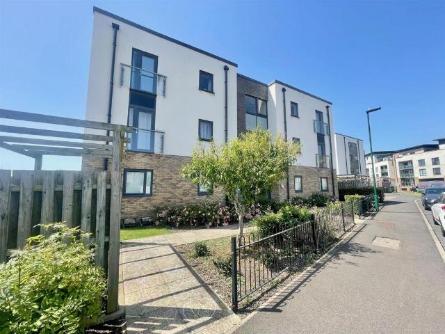 Flat for sale in Eastgate, Peterborough