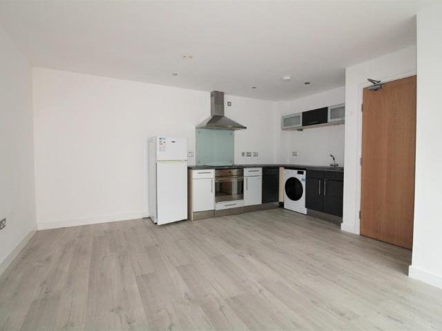 Flat for sale in Saint George's, South Yorkshire
