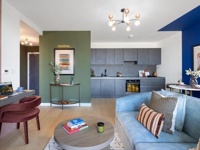Flat for sale in Harrow Weald, Greater London