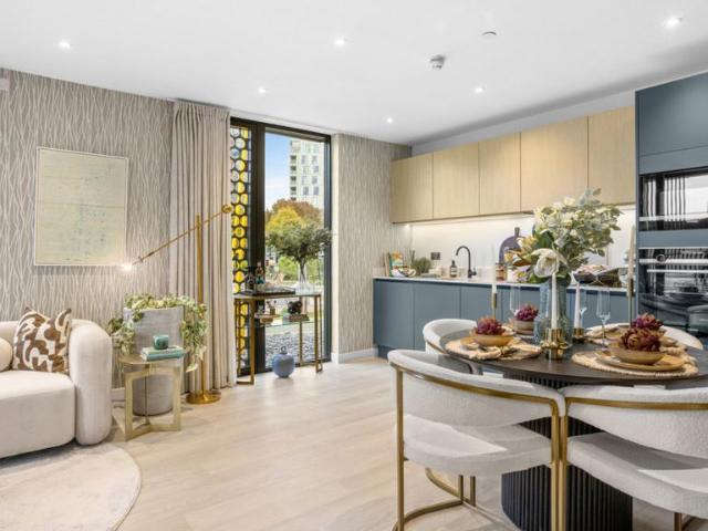 Flat for sale in Greenwich Peninsula, Greater London