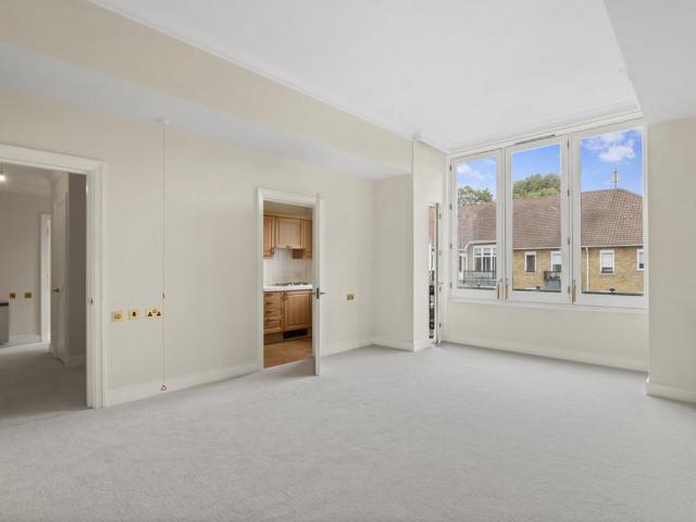 Flat for sale in Chelsea, Greater London