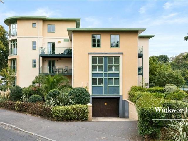 Flat for sale in Boscombe, Bournemouth