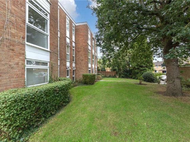 Flat for sale in Stopsley, Luton
