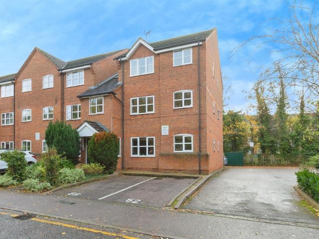 Flat for sale in Walton, Aylesbury