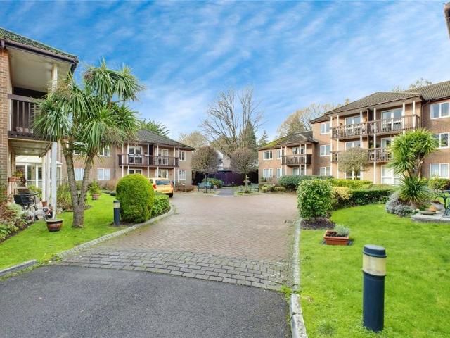 Flat for sale in Tricketts Cross, Ferndown