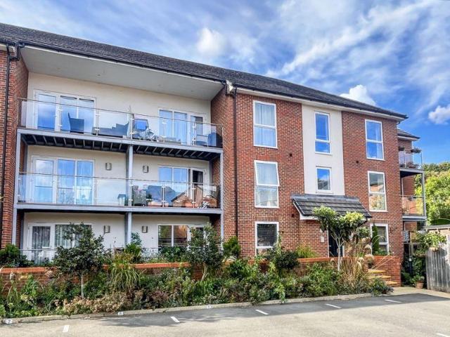 Flat for sale in Castlefield, Cressex