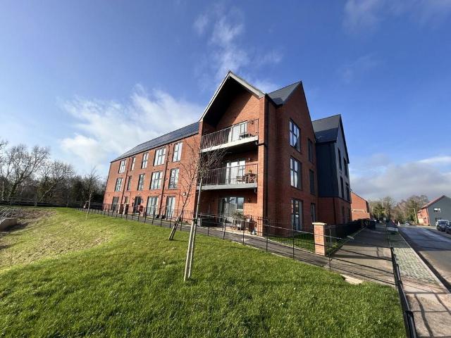 Flat for sale in Wollaston, Amblecote