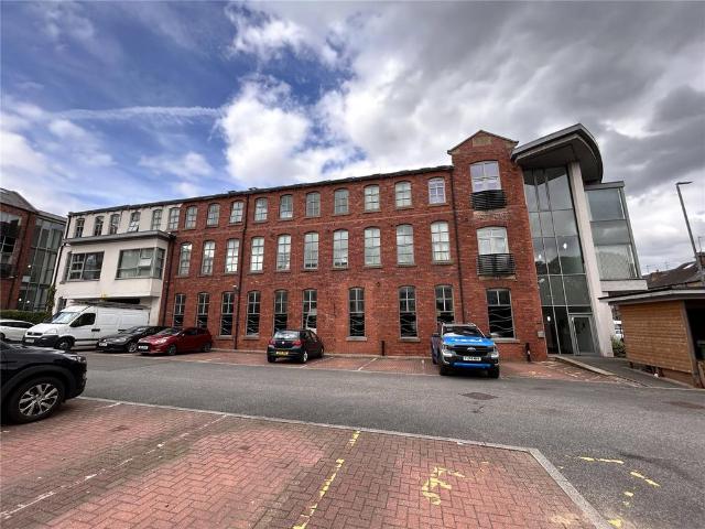 Flat for sale in West Yorkshire