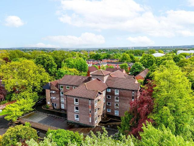 Flat for sale in Forest Hall, Tyne And Wear