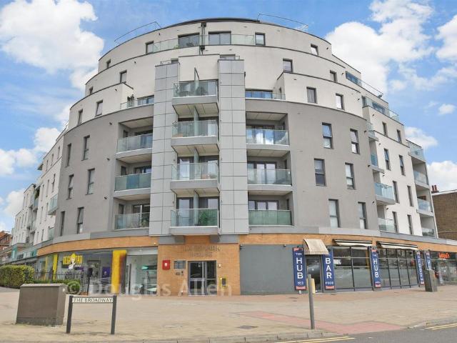 Flat for sale in Epping, Essex