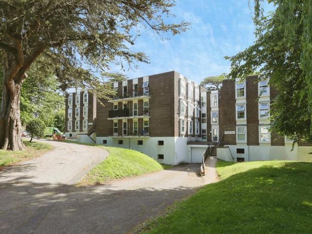 Flat for sale in Fareham, Hampshire