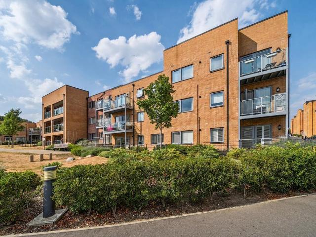 Flat for sale in Swanley, The Butts