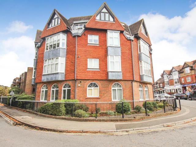 Flat for sale in Old Oxted, Tandridge