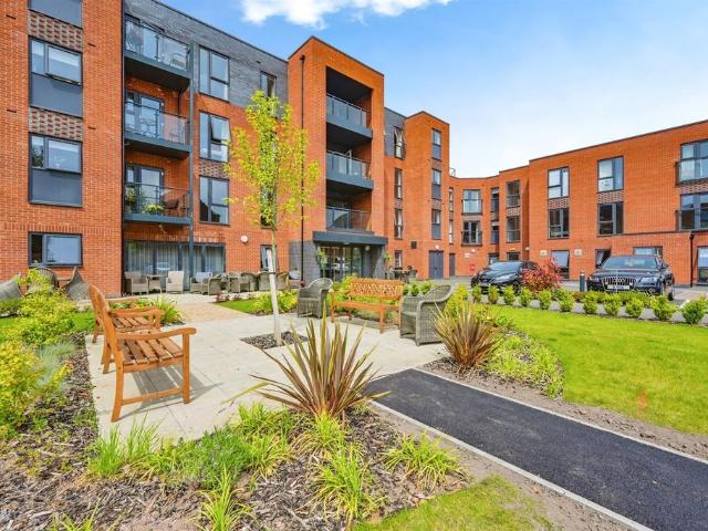 Flat for sale in Lichfield, Boley Park
