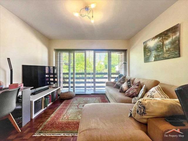 Flat for sale in Little Stanmore, Greater London
