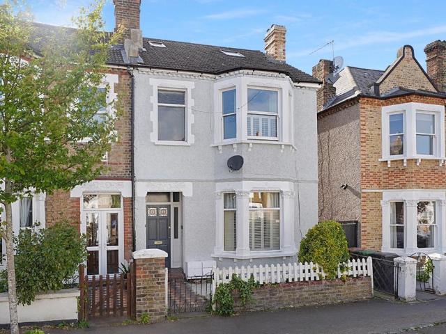 Flat for sale in London Borough of Lewisham, Lower Sydenham