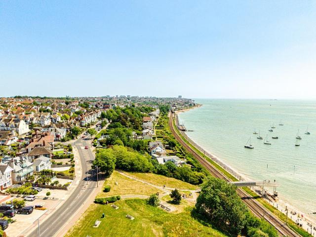 Flat for sale in Alton Barnes, Essex