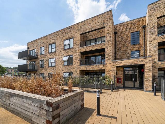 Flat for sale in Northumberland Heath, Greater London