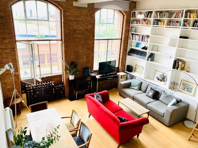 Flat for sale in Old Ford, Bow