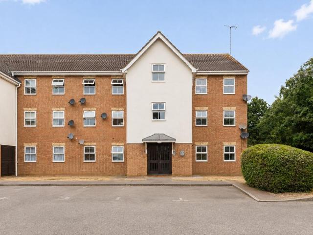 Flat for sale in Epping, Essex