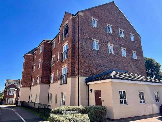 Flat for sale in High Field, York