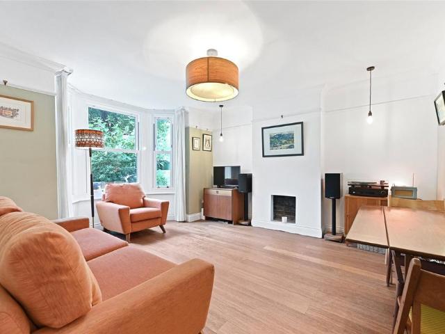 Flat for sale in London Borough of Hammersmith and Fulham, Greater London