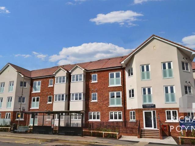 Flat for sale in Canvey Island
