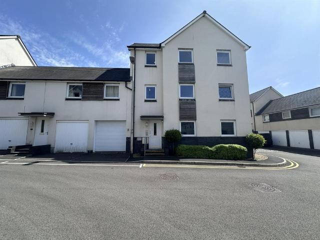 Flat for sale in Nangreaves, Wales