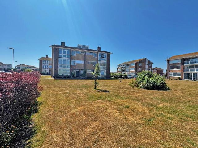 Flat for sale in Fishersgate, West Sussex