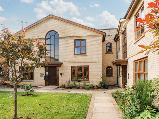 Flat for sale in Bishop's Hull, Somerset