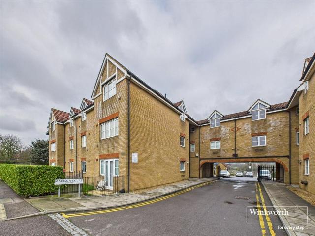 Flat for sale in Hendon, Greater London