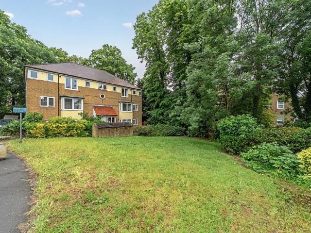 Flat for sale in London Borough of Lewisham, Blackheath