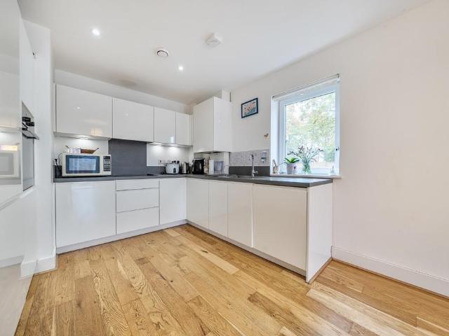 Flat for sale in Tubbenden, Locksbottom