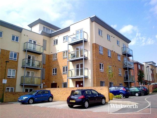Flat for sale in Elstree and Borehamwood, Borehamwood