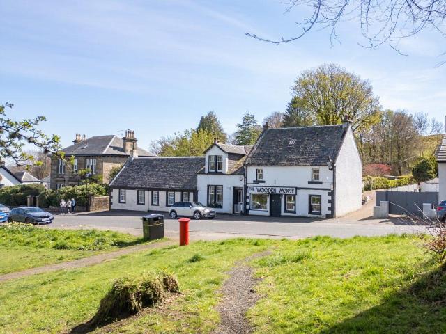 Flat for sale in Eaglesham, Scotland