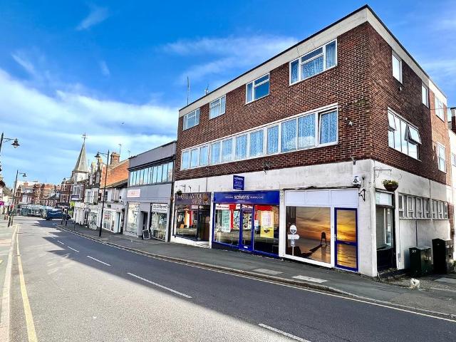 Flat for sale in Dale Hill, Essex