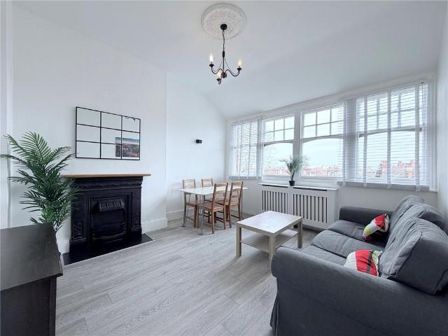 Flat for sale in Muswell Hill, Greater London