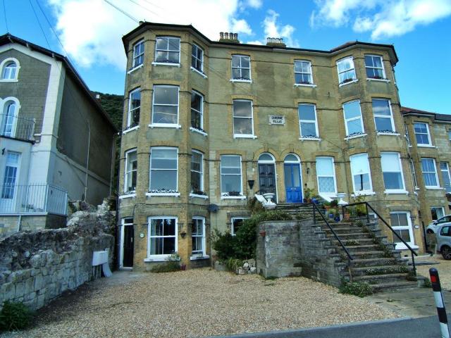 Flat for sale in Cowlease, Ventnor