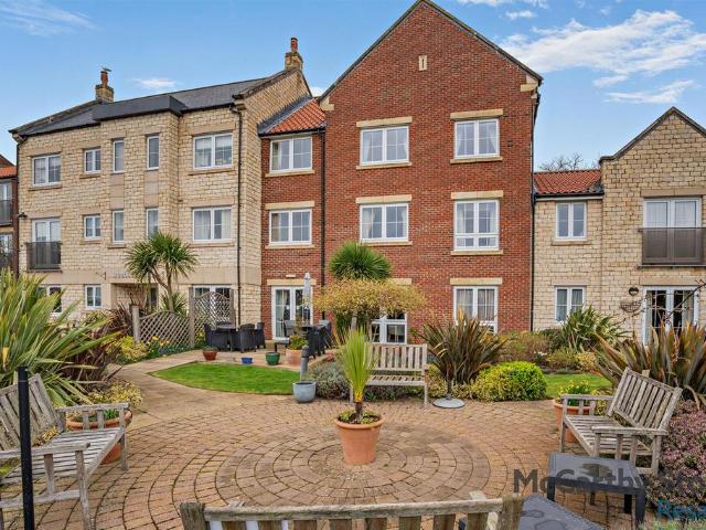 Flat for sale in Pickering, North Yorkshire