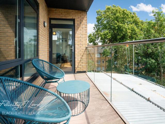 Flat for sale in London Borough of Lewisham, Blackheath