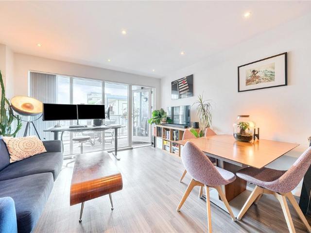 Flat for sale in Bermondsey, Greater London