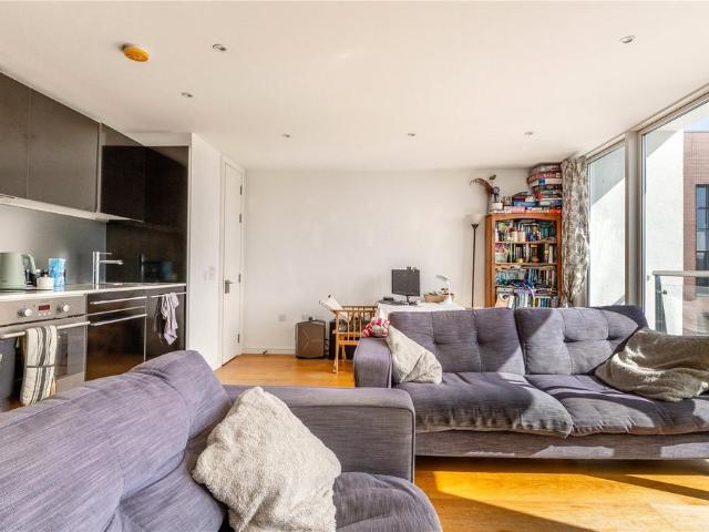 Flat for sale in Feckenham, City Of Bristol